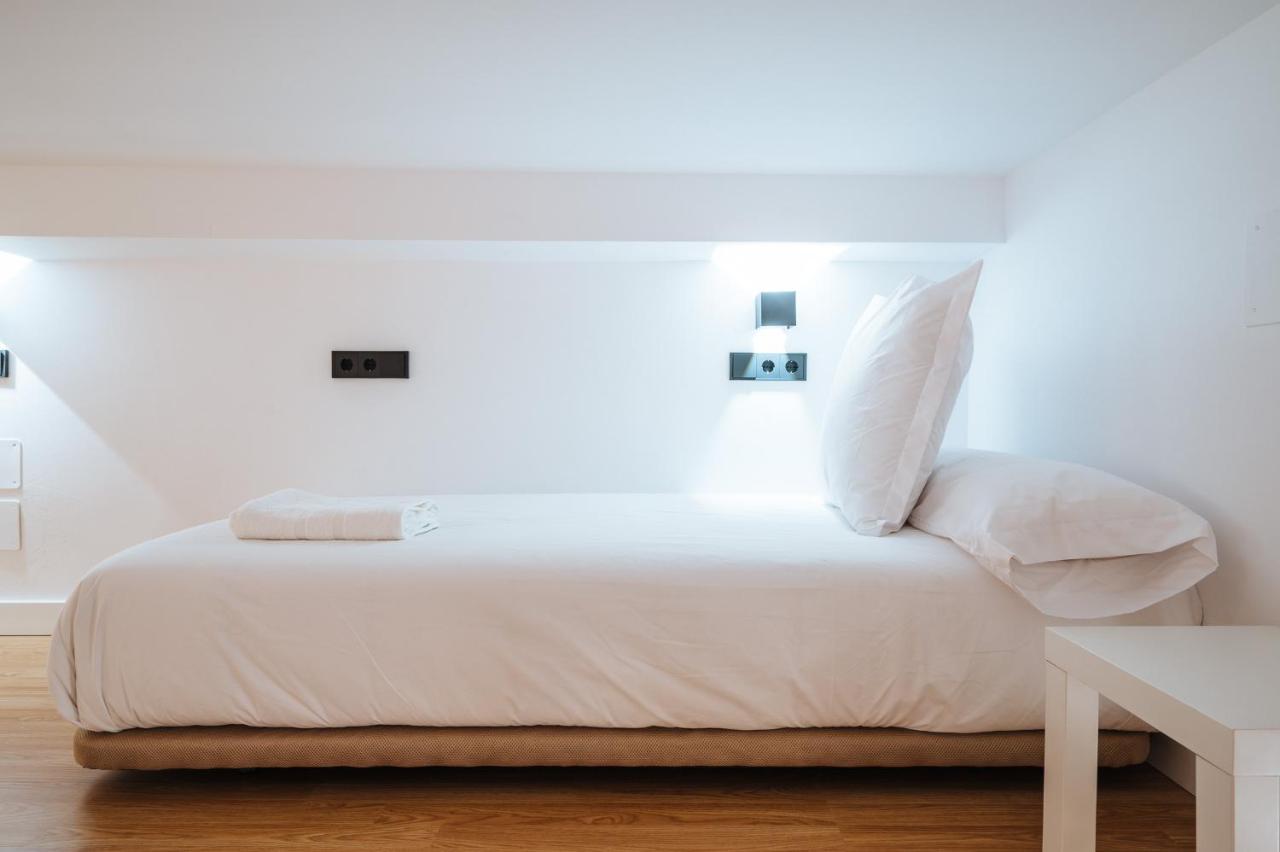 Apartamentos Montevideo 6 Sewilla Zewnętrze zdjęcie