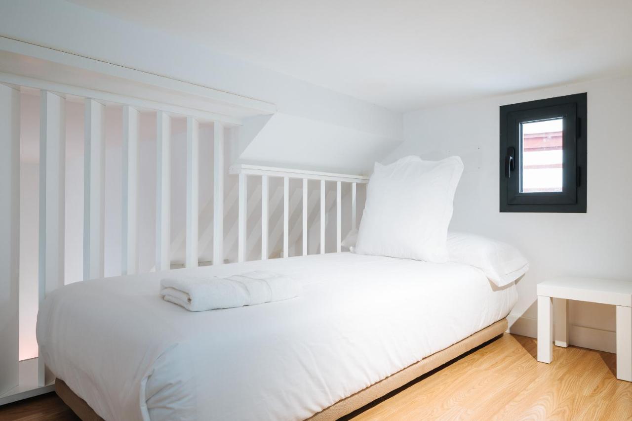 Apartamentos Montevideo 6 Sewilla Zewnętrze zdjęcie