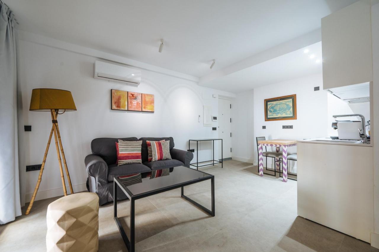 Apartamentos Montevideo 6 Sewilla Zewnętrze zdjęcie