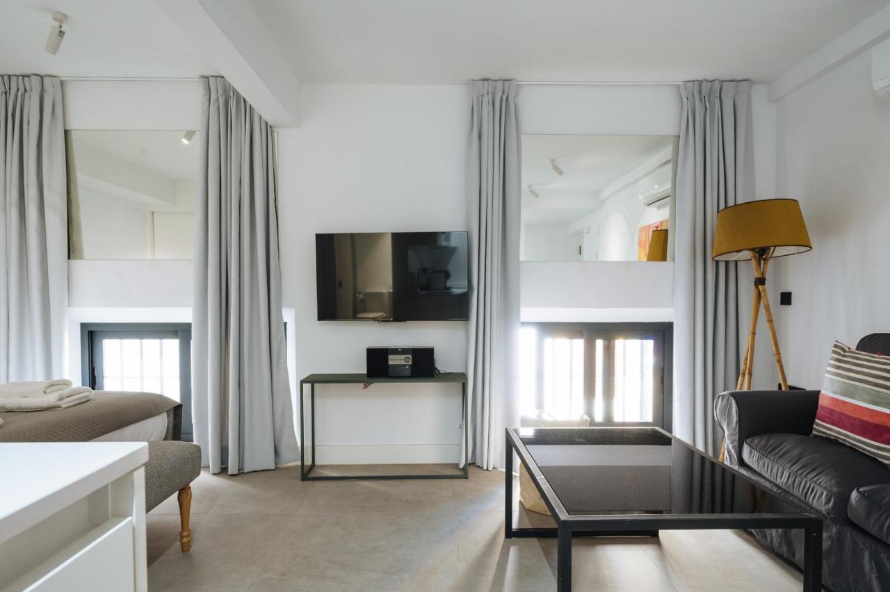 Apartamentos Montevideo 6 Sewilla Zewnętrze zdjęcie