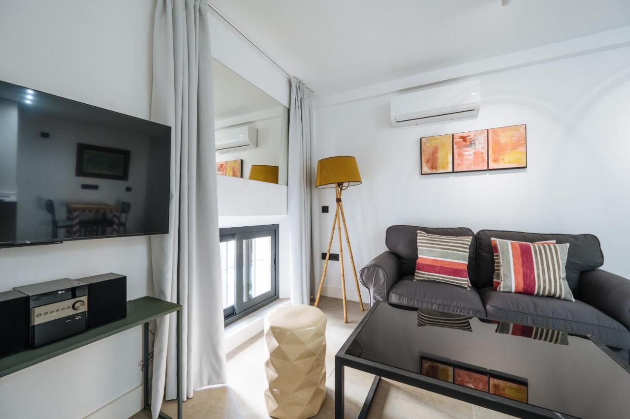 Apartamentos Montevideo 6 Sewilla Zewnętrze zdjęcie