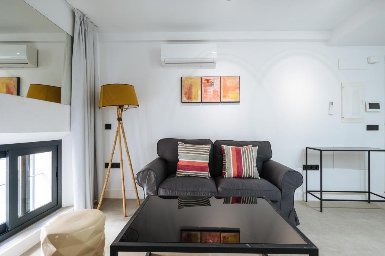 Apartamentos Montevideo 6 Sewilla Zewnętrze zdjęcie