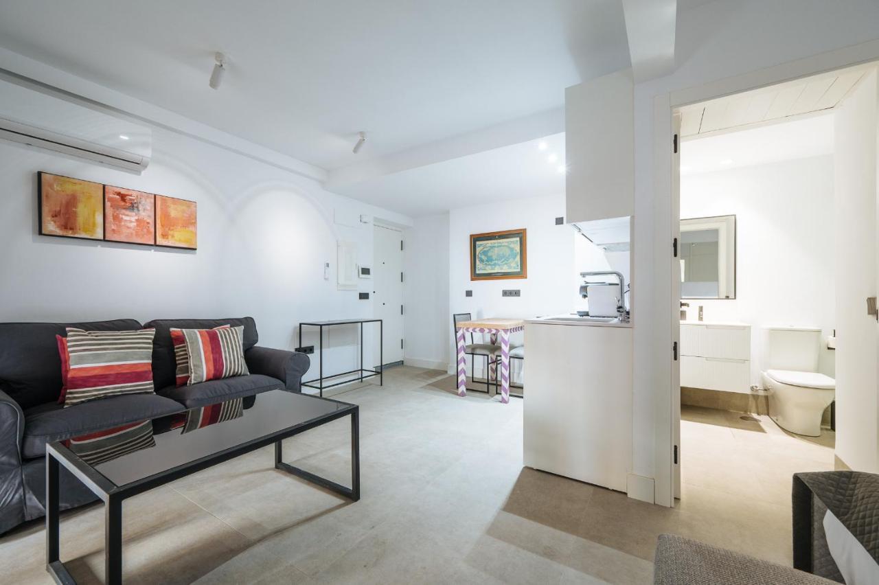 Apartamentos Montevideo 6 Sewilla Zewnętrze zdjęcie