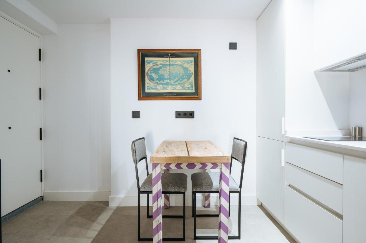 Apartamentos Montevideo 6 Sewilla Zewnętrze zdjęcie