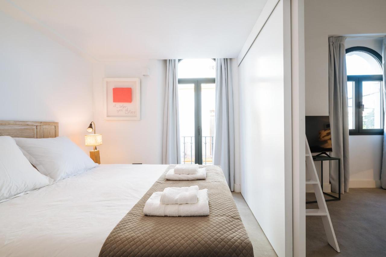 Apartamentos Montevideo 6 Sewilla Zewnętrze zdjęcie