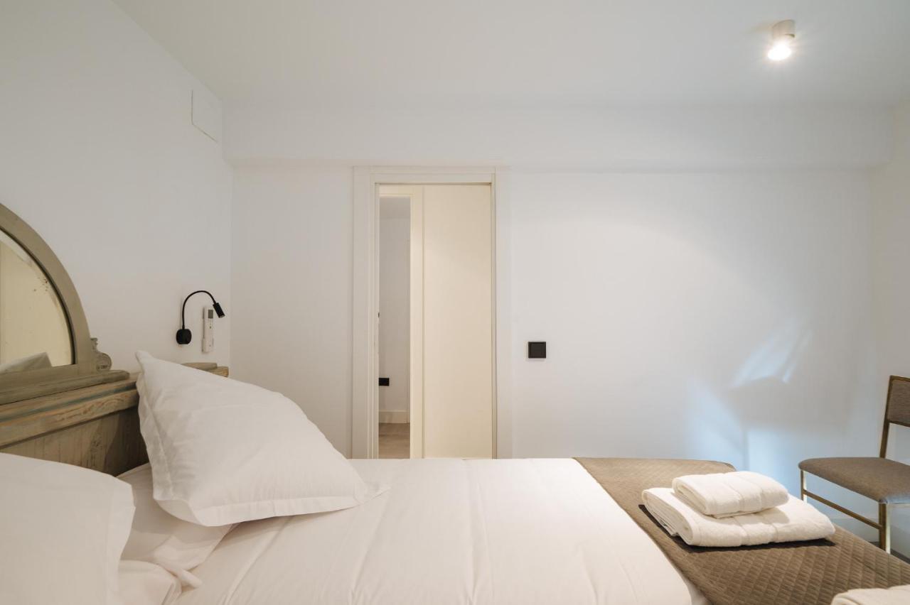 Apartamentos Montevideo 6 Sewilla Zewnętrze zdjęcie