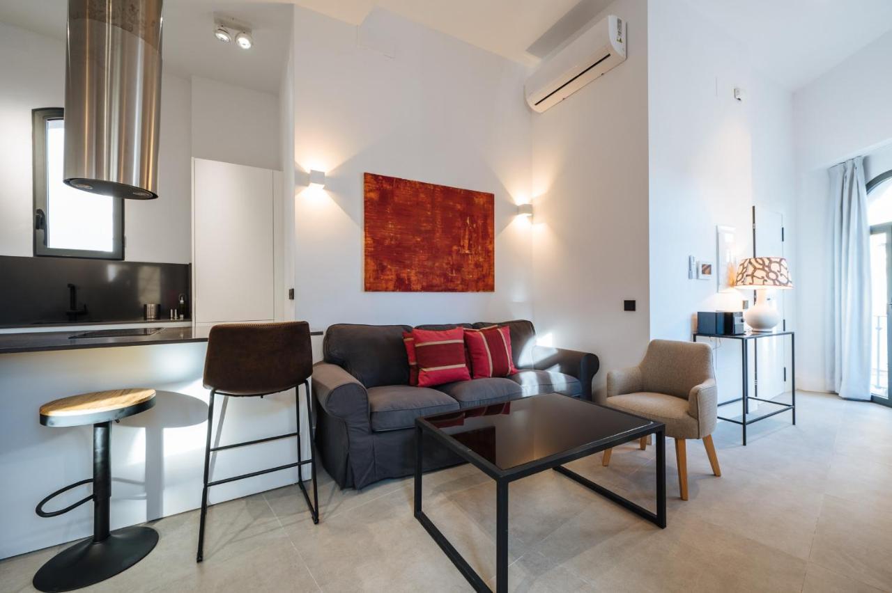 Apartamentos Montevideo 6 Sewilla Zewnętrze zdjęcie